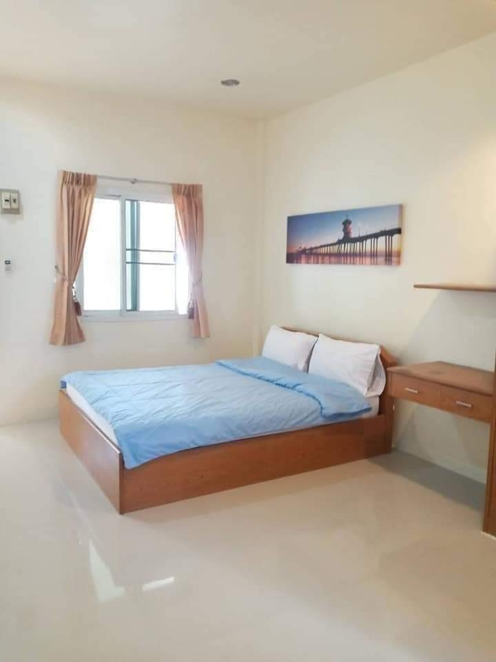1 Bed Condo — photo 2