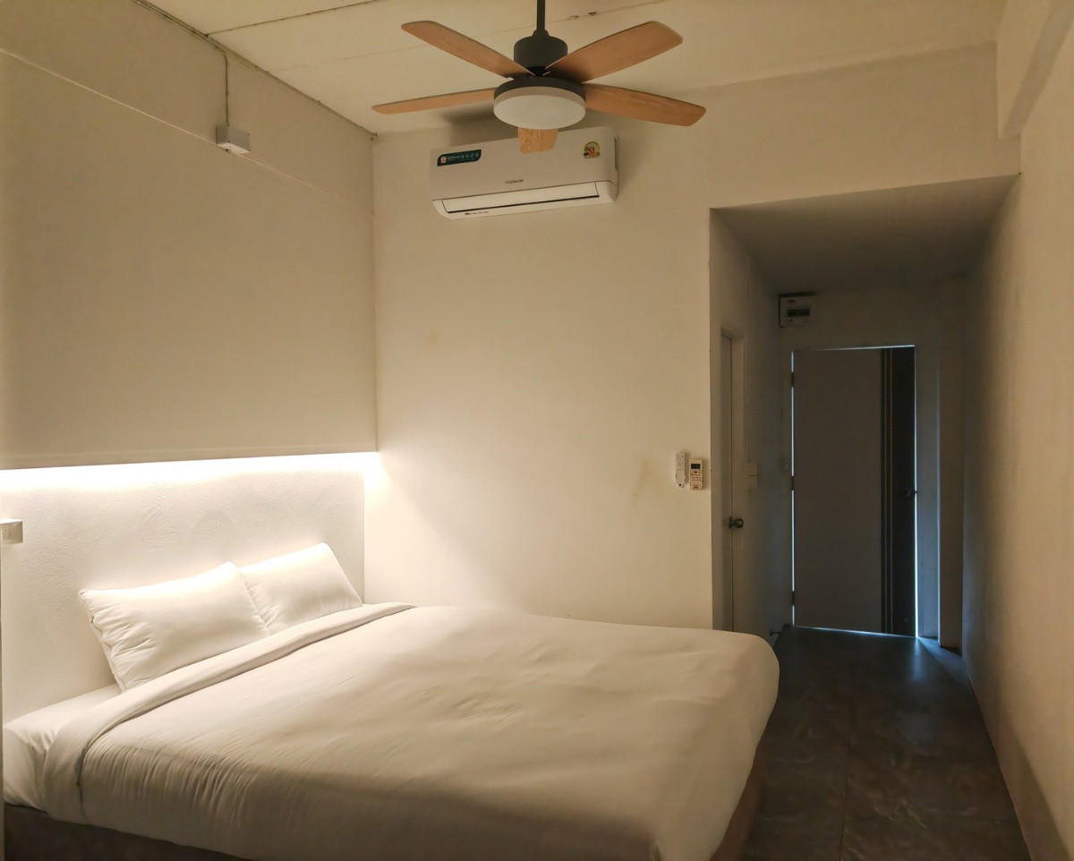 1 Bed Condo — photo 4