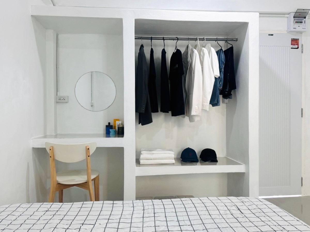 1 Bed Condo — photo 3