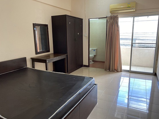 1 Bed Condo · Wang Thonglang, bangkok — photo 1