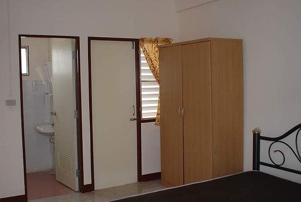 1 Bed Condo — photo 2