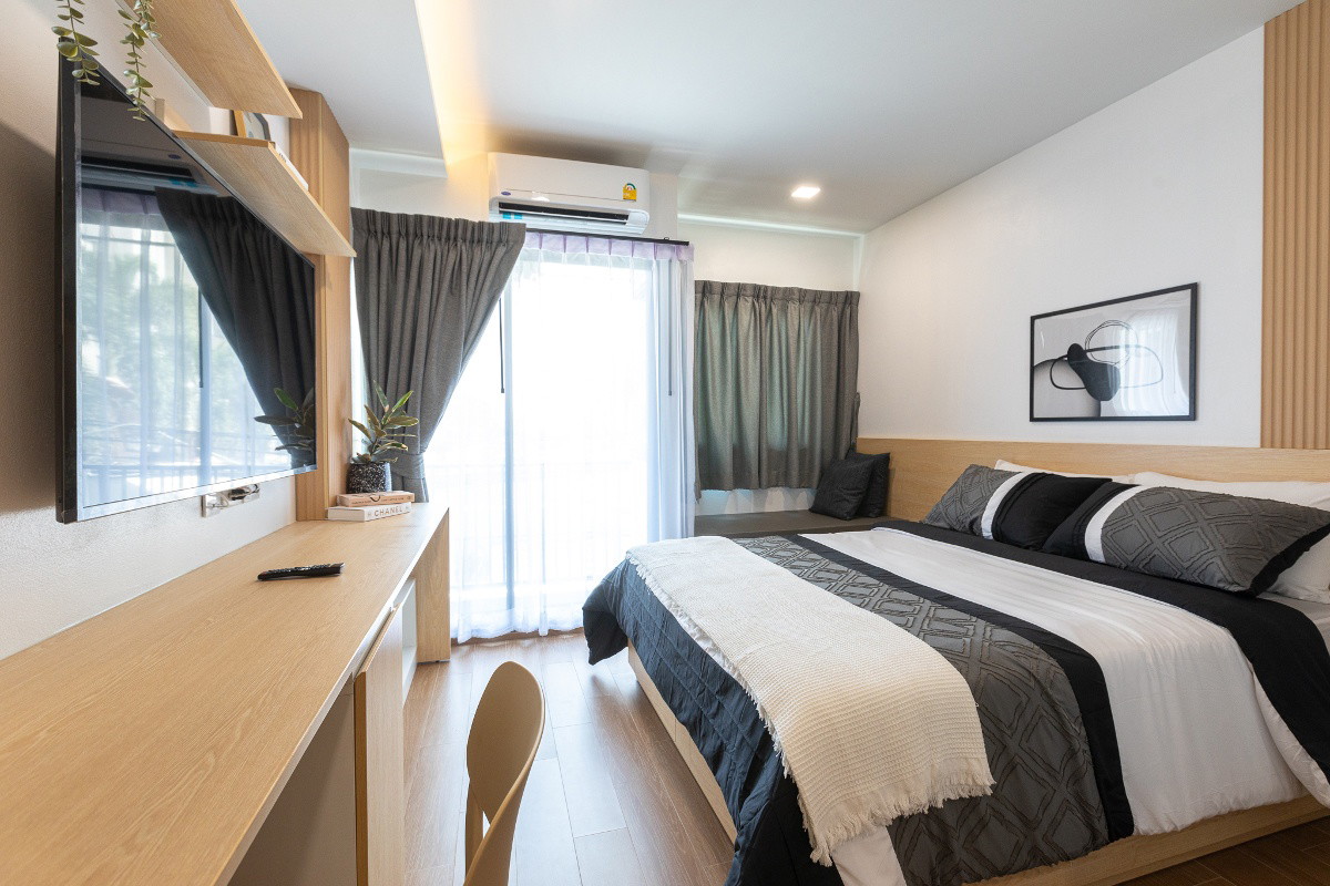AMP & Myth Residence