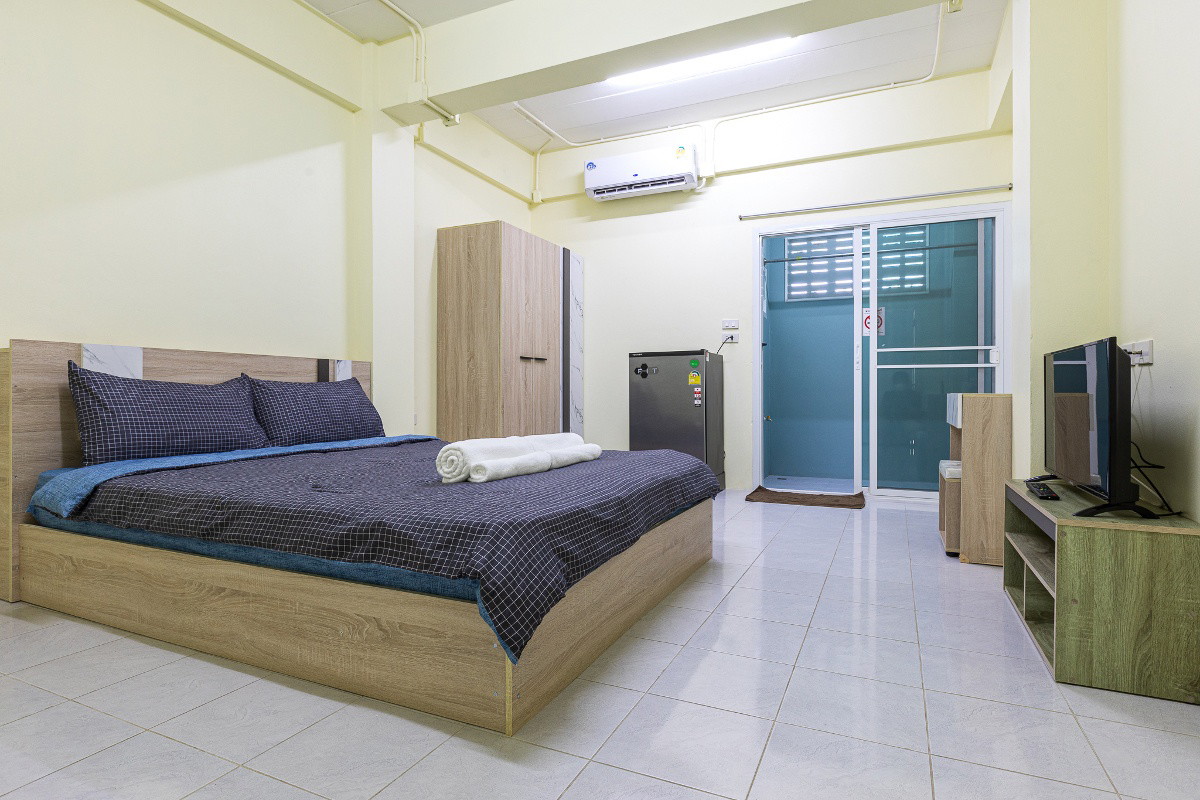1 Bed Condo — photo 5