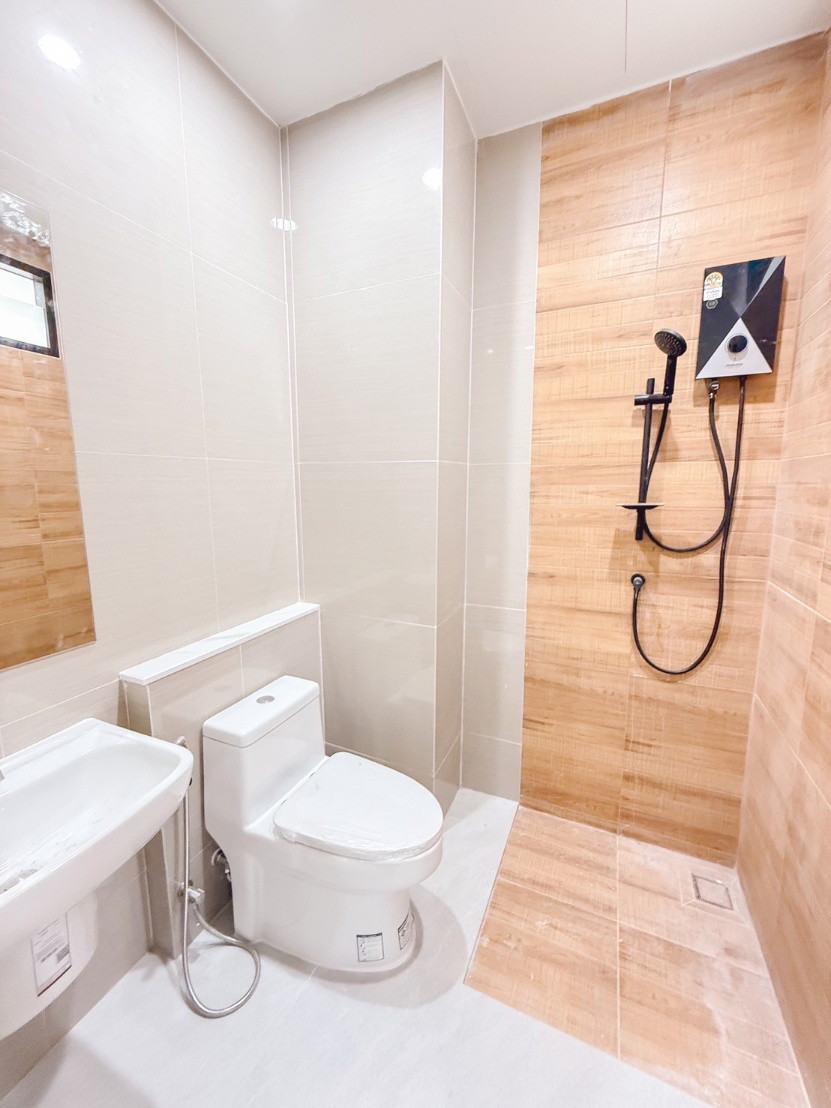1 Bed Condo — photo 3