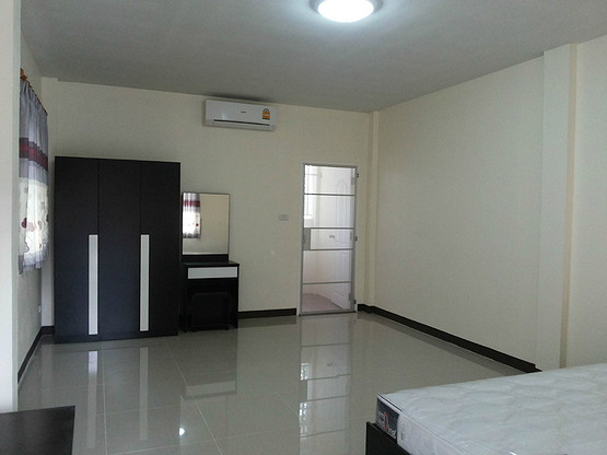 1 Bed Condo — photo 3