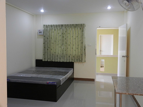 1 Bed Condo — photo 2