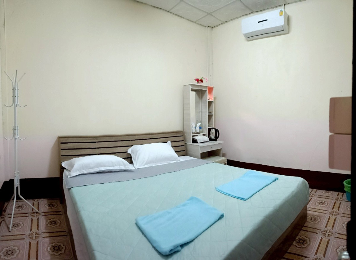 1 Bed Condo — photo 2