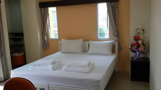 1 Bed Condo — photo 2