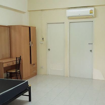 1 Bed Condo — photo 2