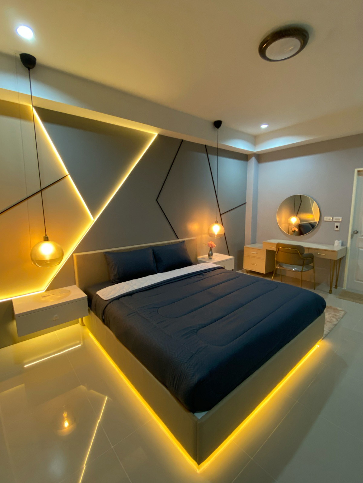 1 Bed Condo — photo 2