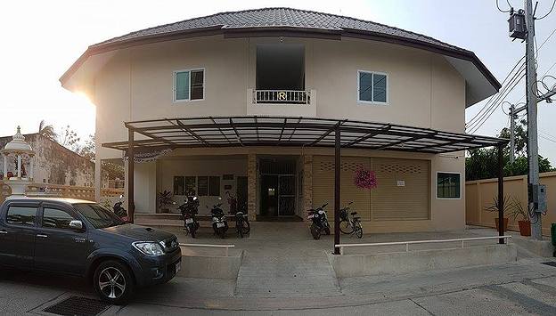 1 Bed Condo — photo 1
