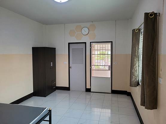 1 Bed Condo — photo 3