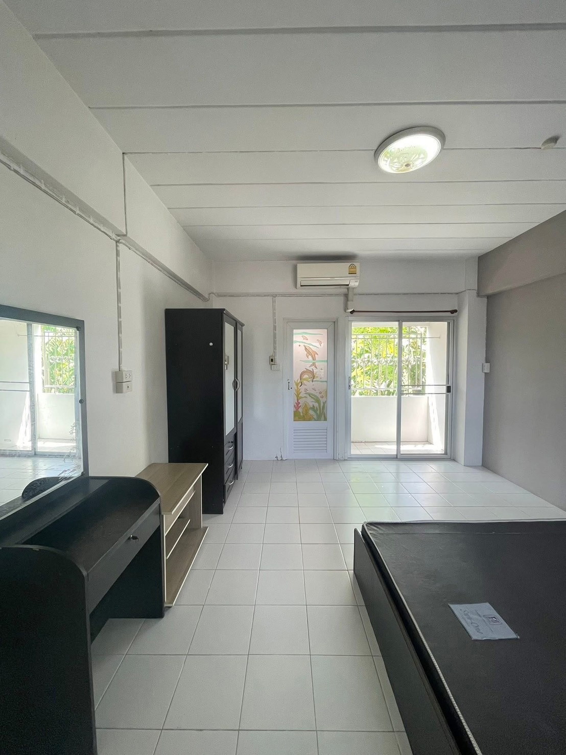 1 Bed Condo — photo 1