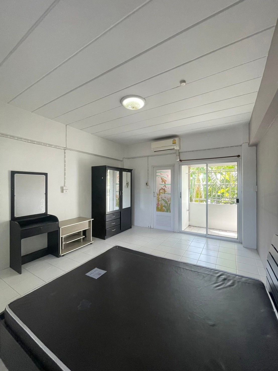 1 Bed Condo — photo 2
