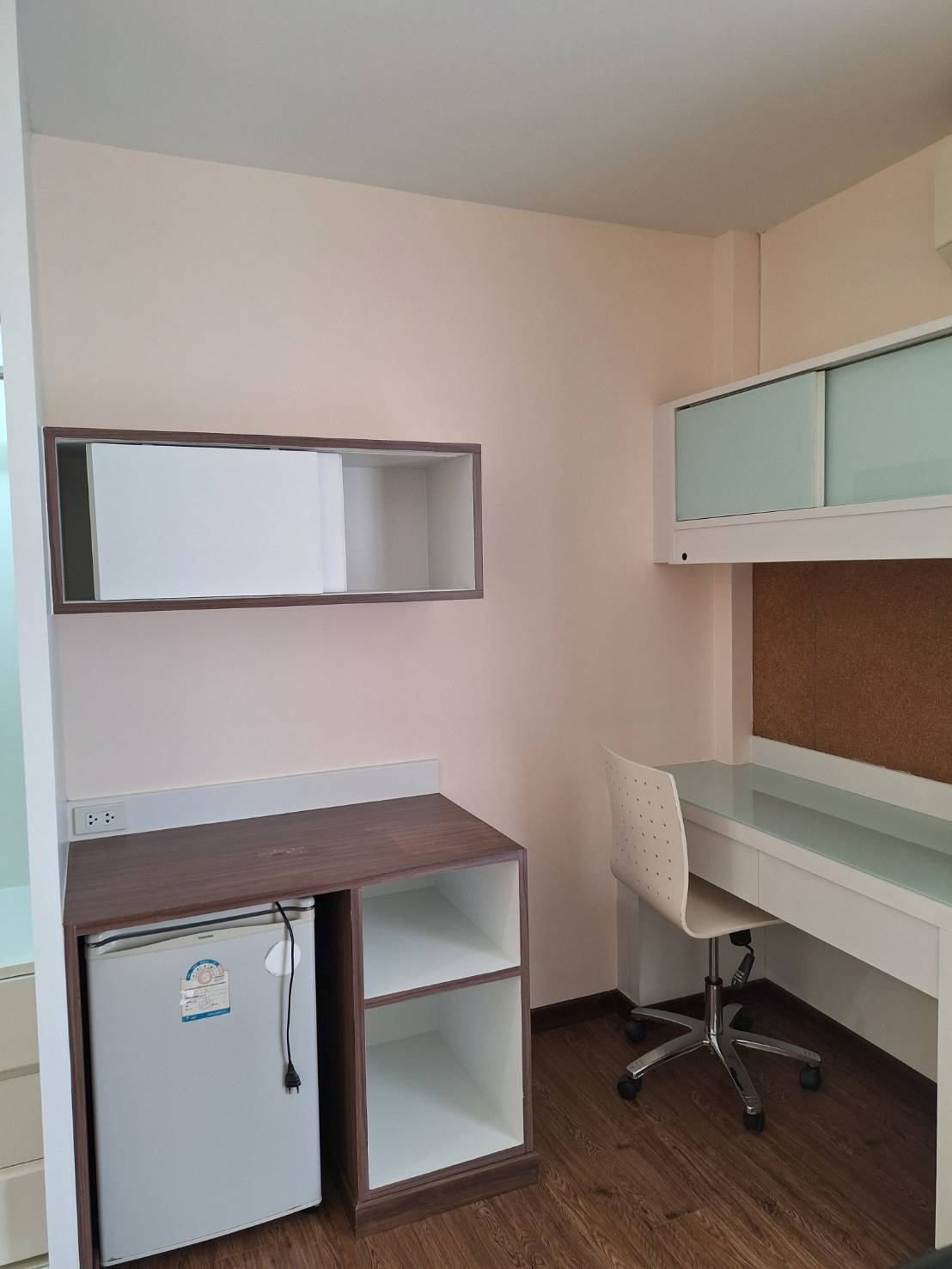 1 Bed Condo — photo 2