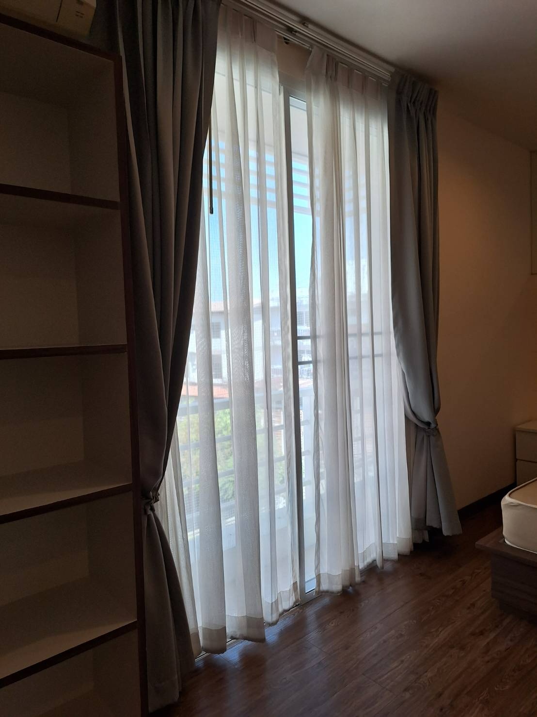 1 Bed Condo — photo 3