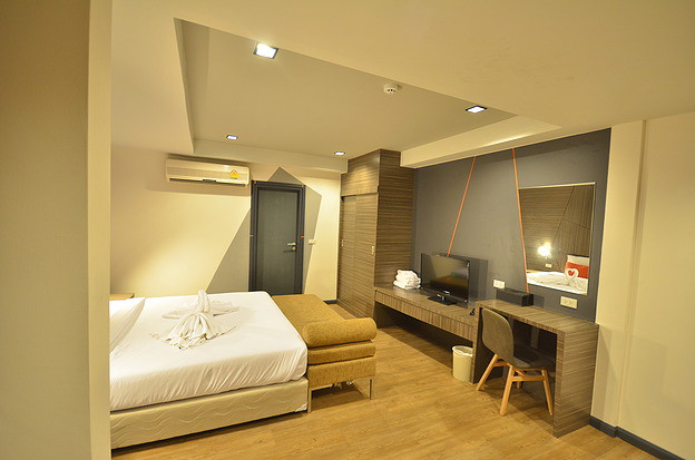 Condo · Sathon, bangkok — photo 2