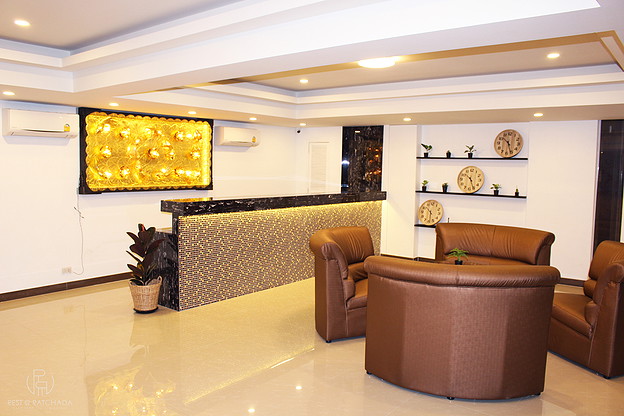 Condo · Huai Khwang, bangkok — photo 1