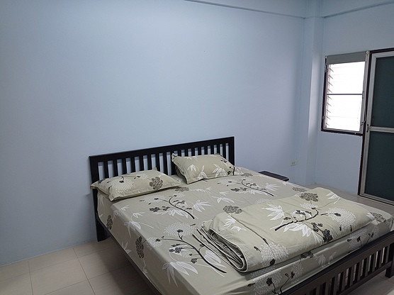 1 Bed Condo — photo 2