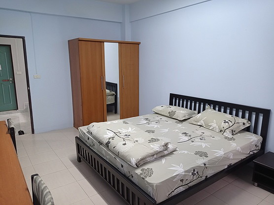 1 Bed Condo — photo 3