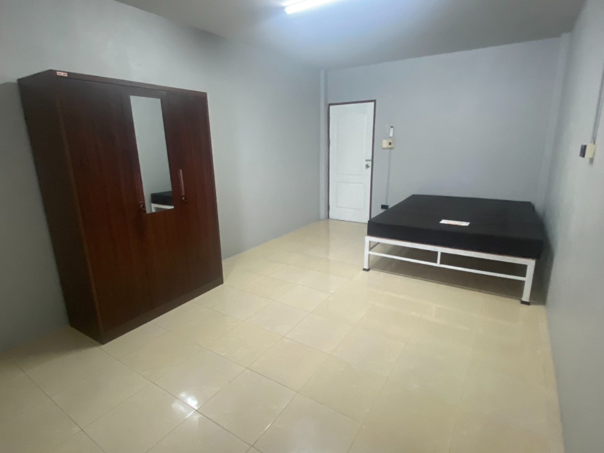 1 Bed Condo — photo 2