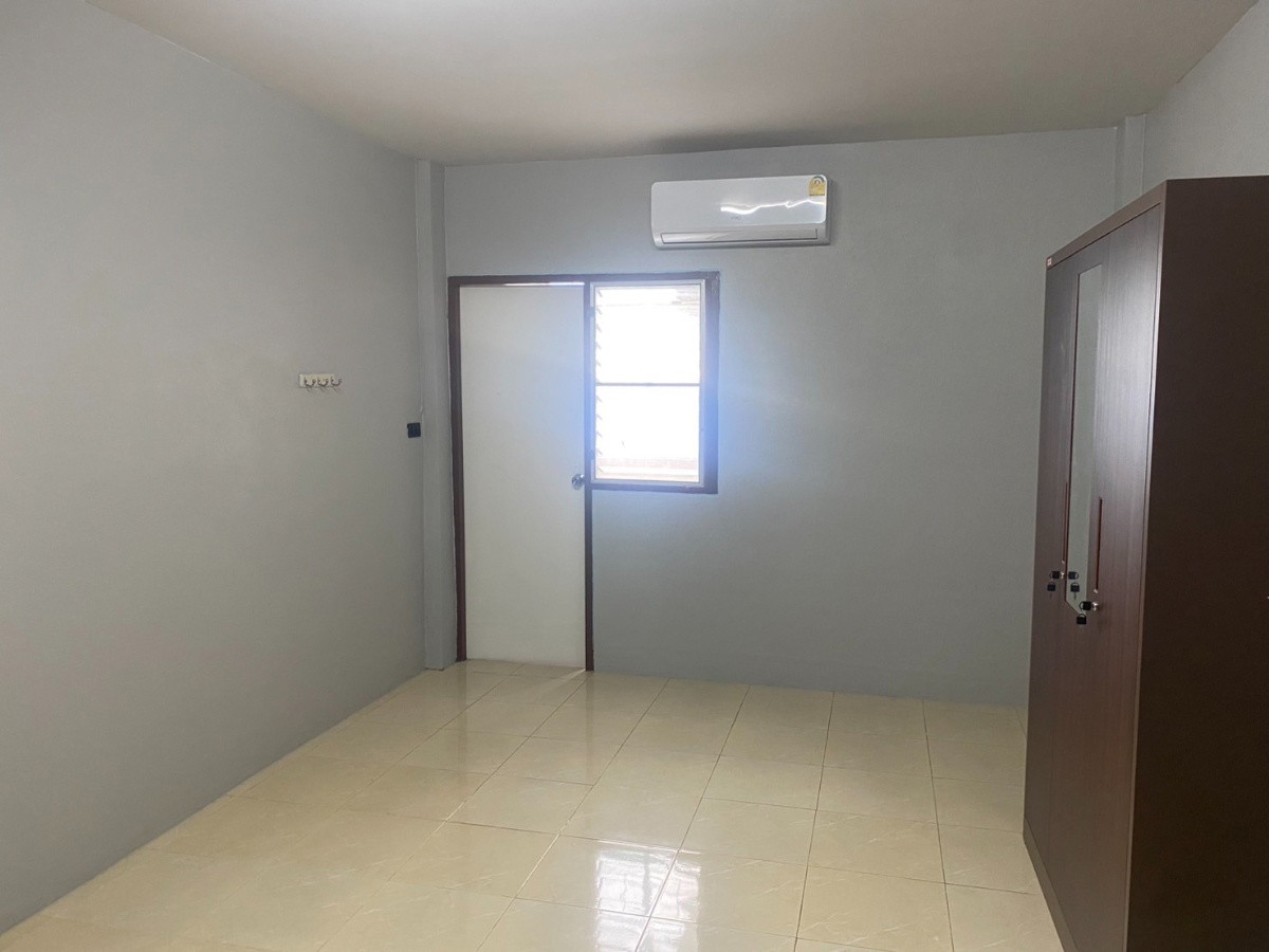 1 Bed Condo — photo 4