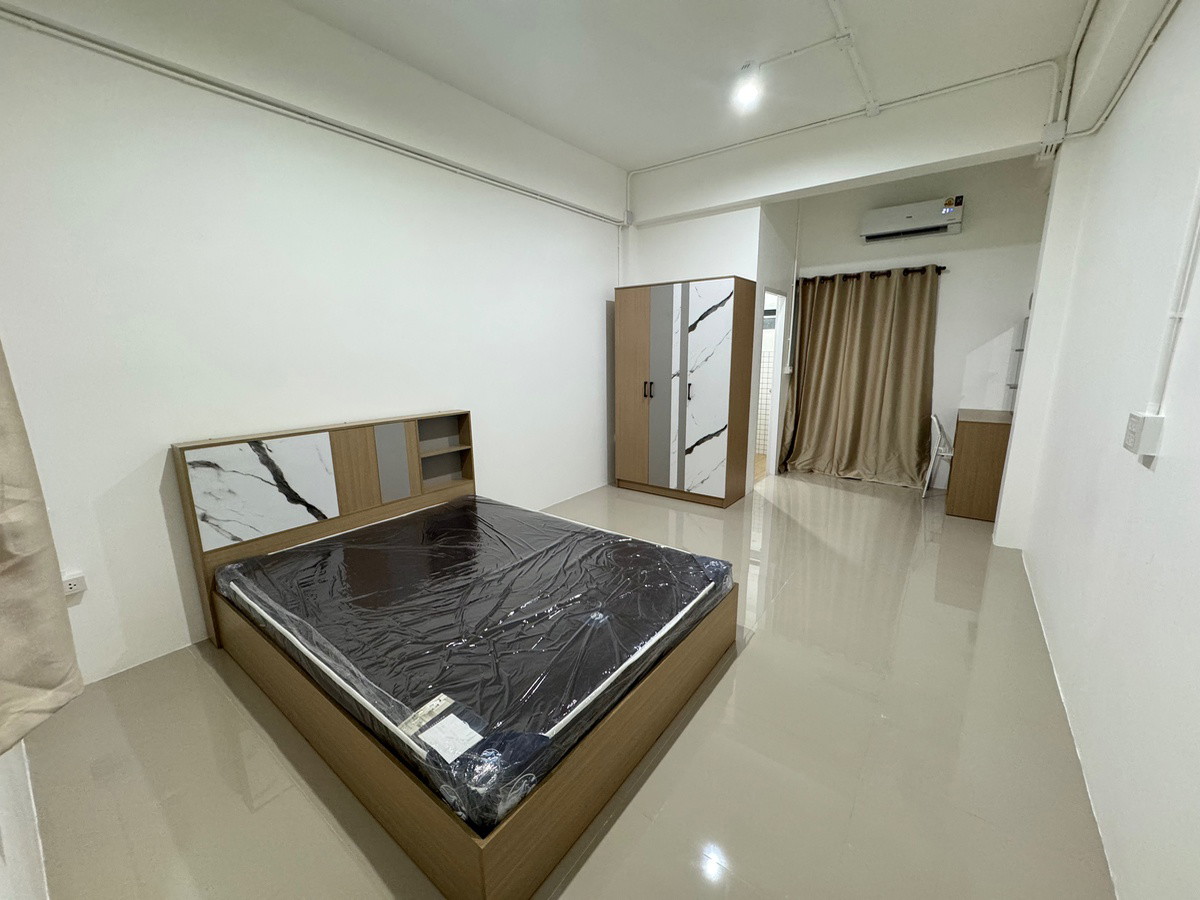 1 Bed Condo — photo 4