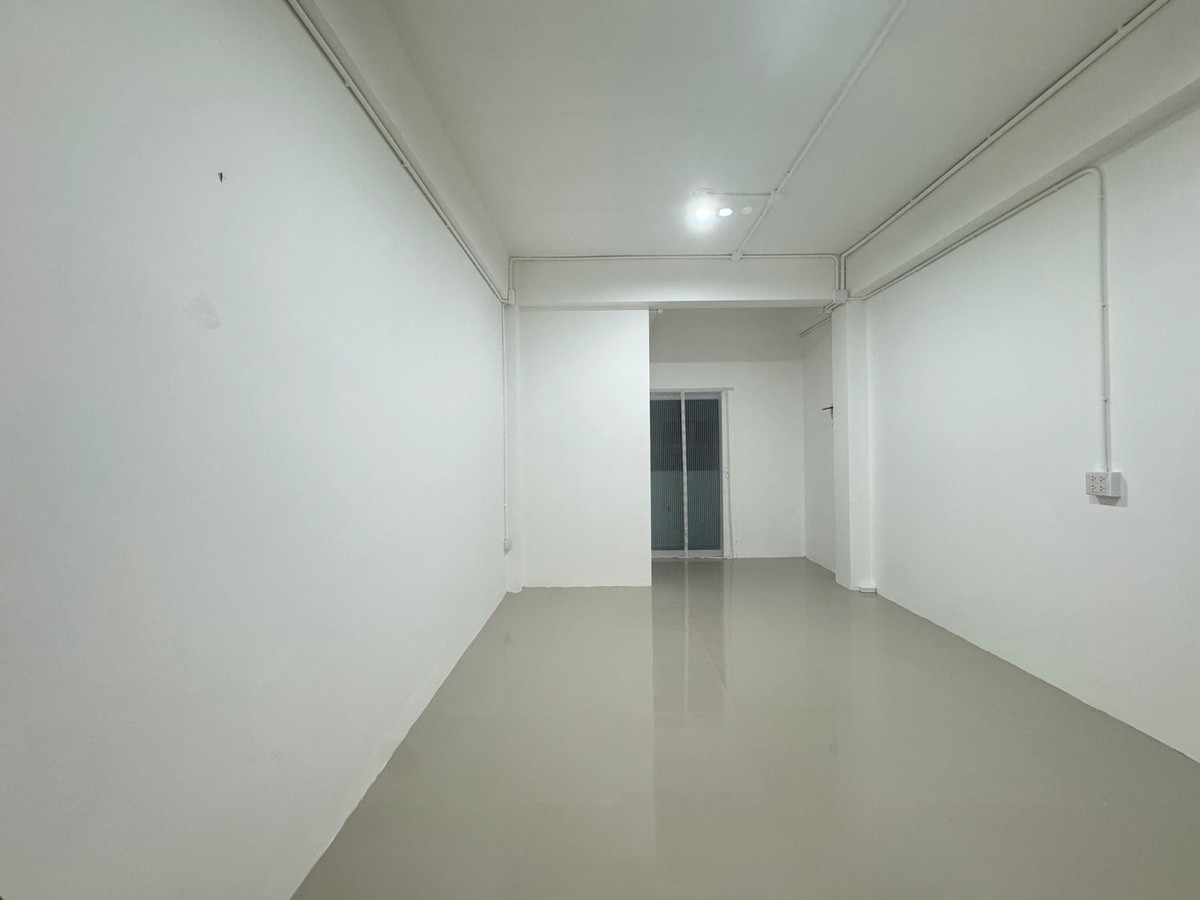 1 Bed Condo — photo 5
