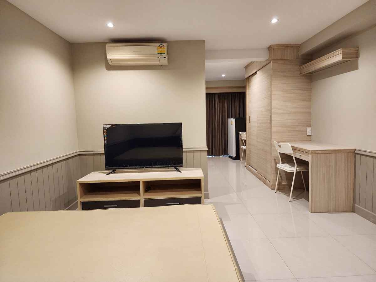 1 Bed Condo · Khlong San, bangkok — photo 2