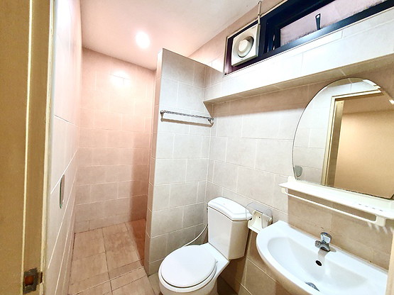 1 Bed Condo · Khlong San, bangkok — photo 3