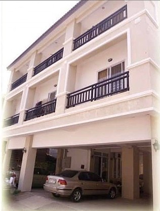 1 Bed Condo — photo 3