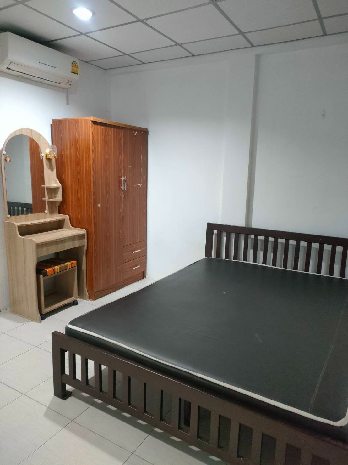 1 Bed Condo · Bang Khun Thian, bangkok — photo 2