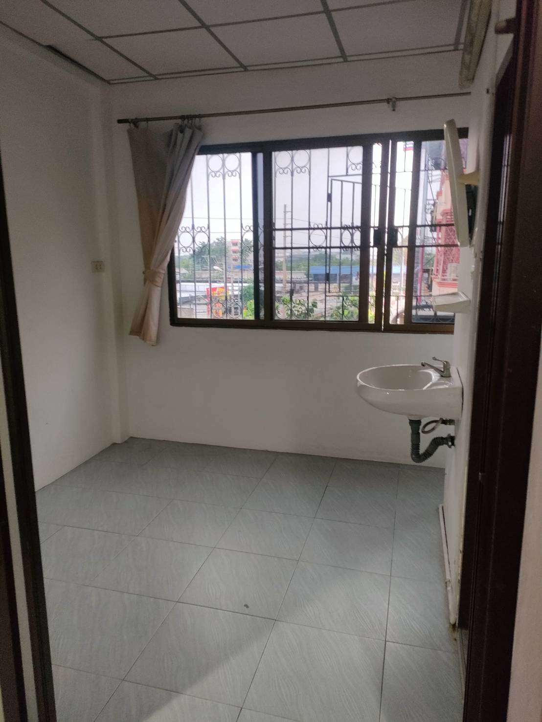 1 Bed Condo · Bang Khun Thian, bangkok — photo 3