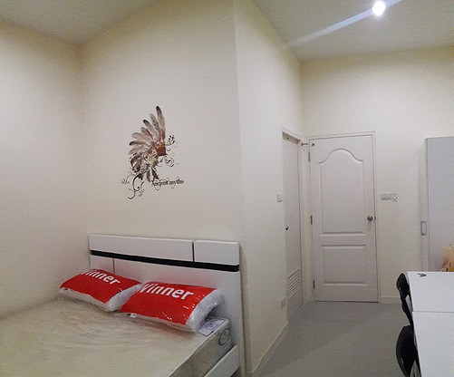 1 Bed Condo — photo 3