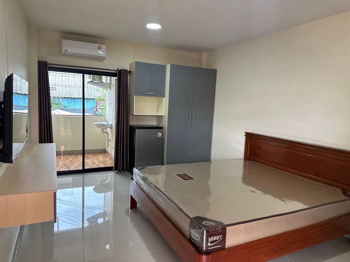 1 Bed Condo — photo 2