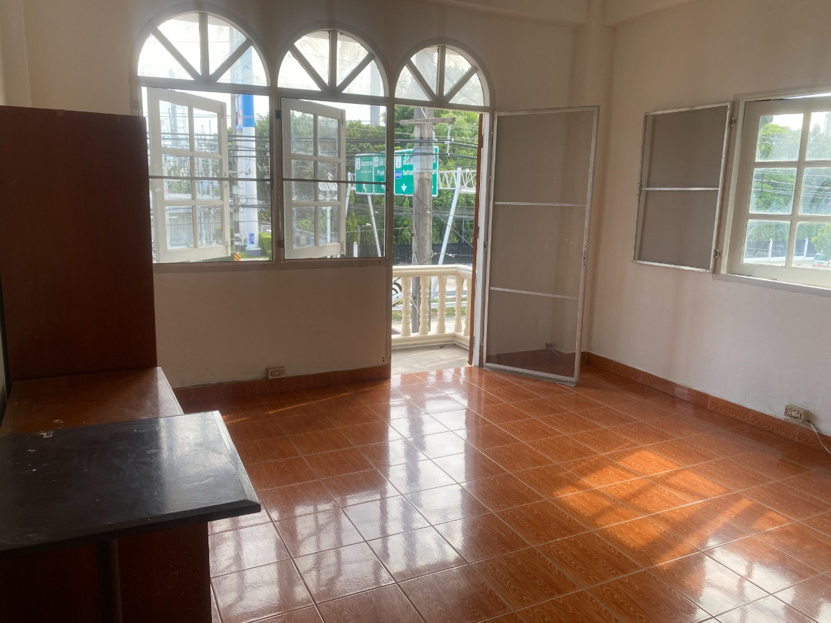 1 Bed Condo — photo 1