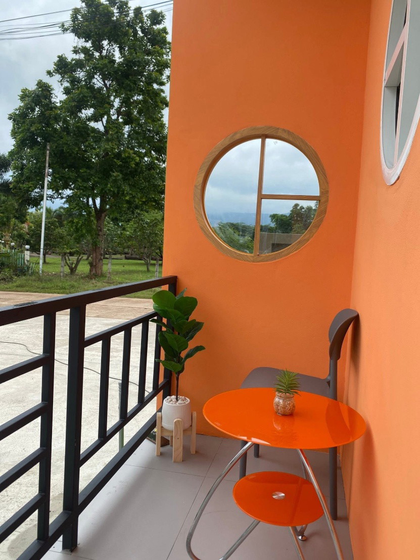 1 Bed Condo — photo 2
