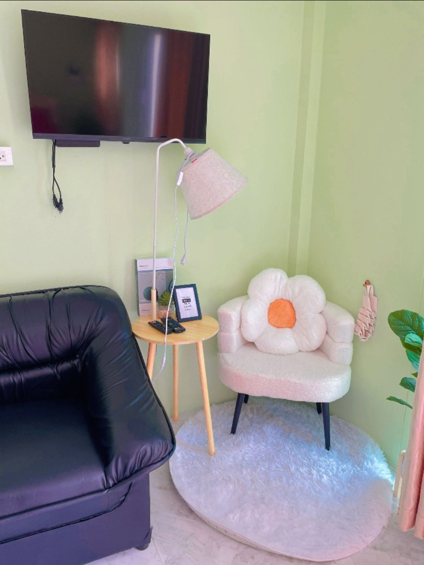 1 Bed Condo — photo 3