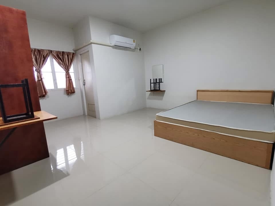 1 Bed Condo — photo 1