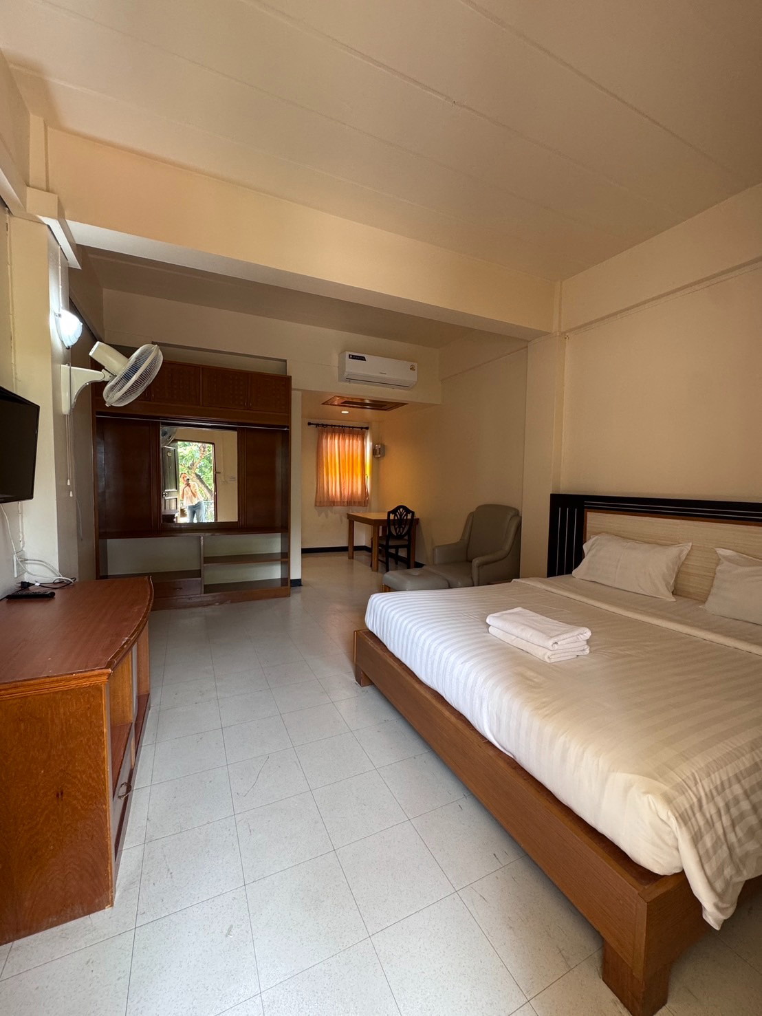 1 Bed Condo — photo 3