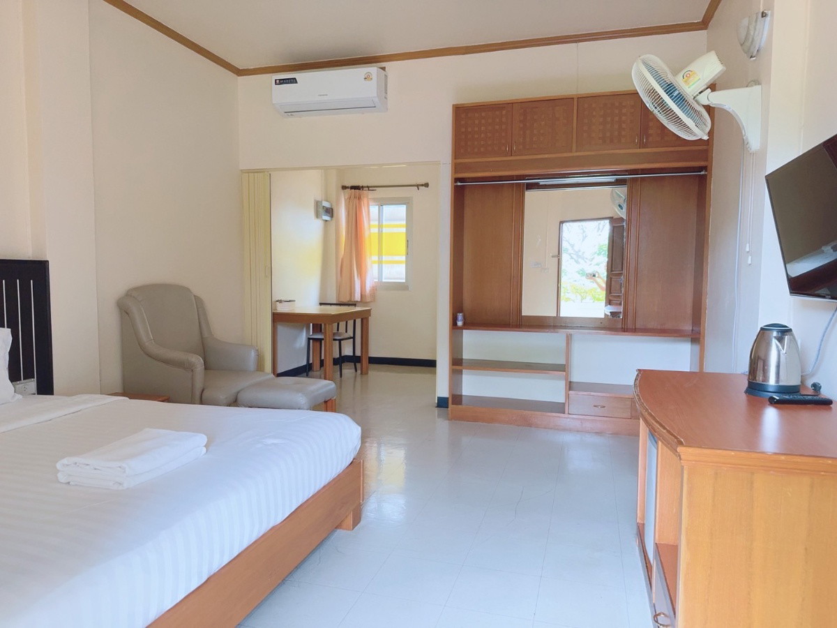1 Bed Condo — photo 4