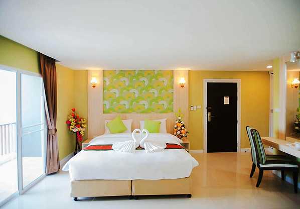 Condo — photo 1