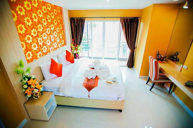 Condo — photo 2