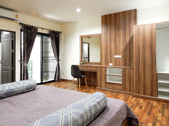 1 Bed Condo · Khlong San, bangkok — photo 1