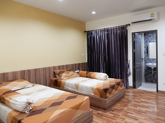 1 Bed Condo · Khlong San, bangkok — photo 2