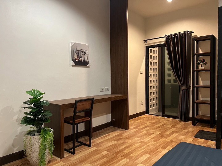 1 Bed Condo — photo 2