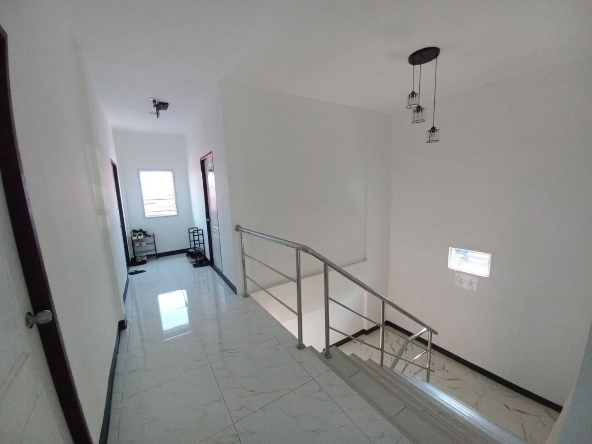 1 Bed Condo — photo 3