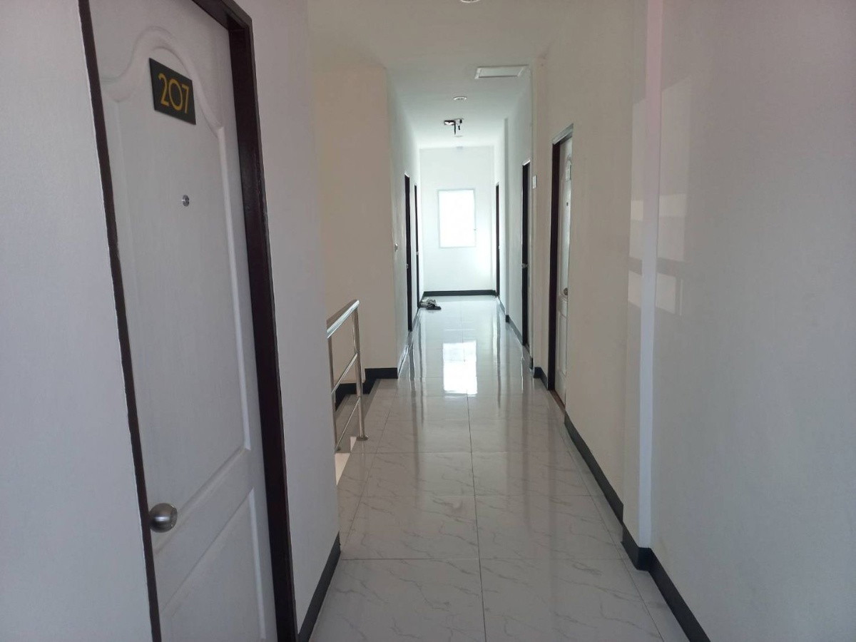 1 Bed Condo — photo 4