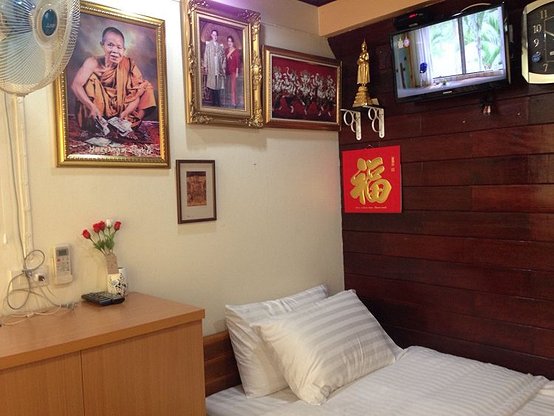 1 Bed Condo — photo 2