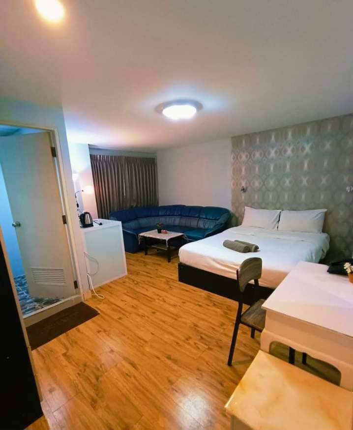 1 Bed Condo · Phra Khanong, bangkok — photo 1